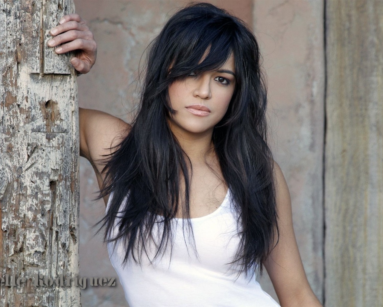 Michelle Rodriguez #001 - 1280x1024 Wallpapers Pictures Photos Images