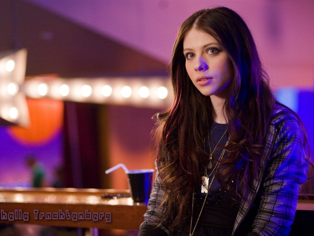 Michelle Trachtenberg #011 - 1024x768 Wallpapers Pictures Photos Images