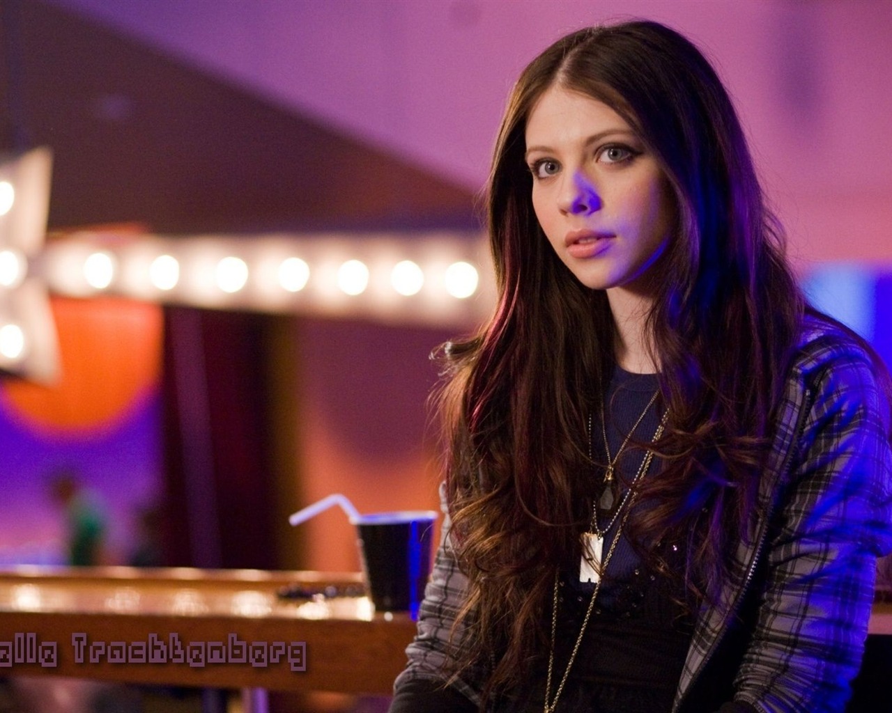 Michelle Trachtenberg #011 - 1280x1024 Wallpapers Pictures Photos Images