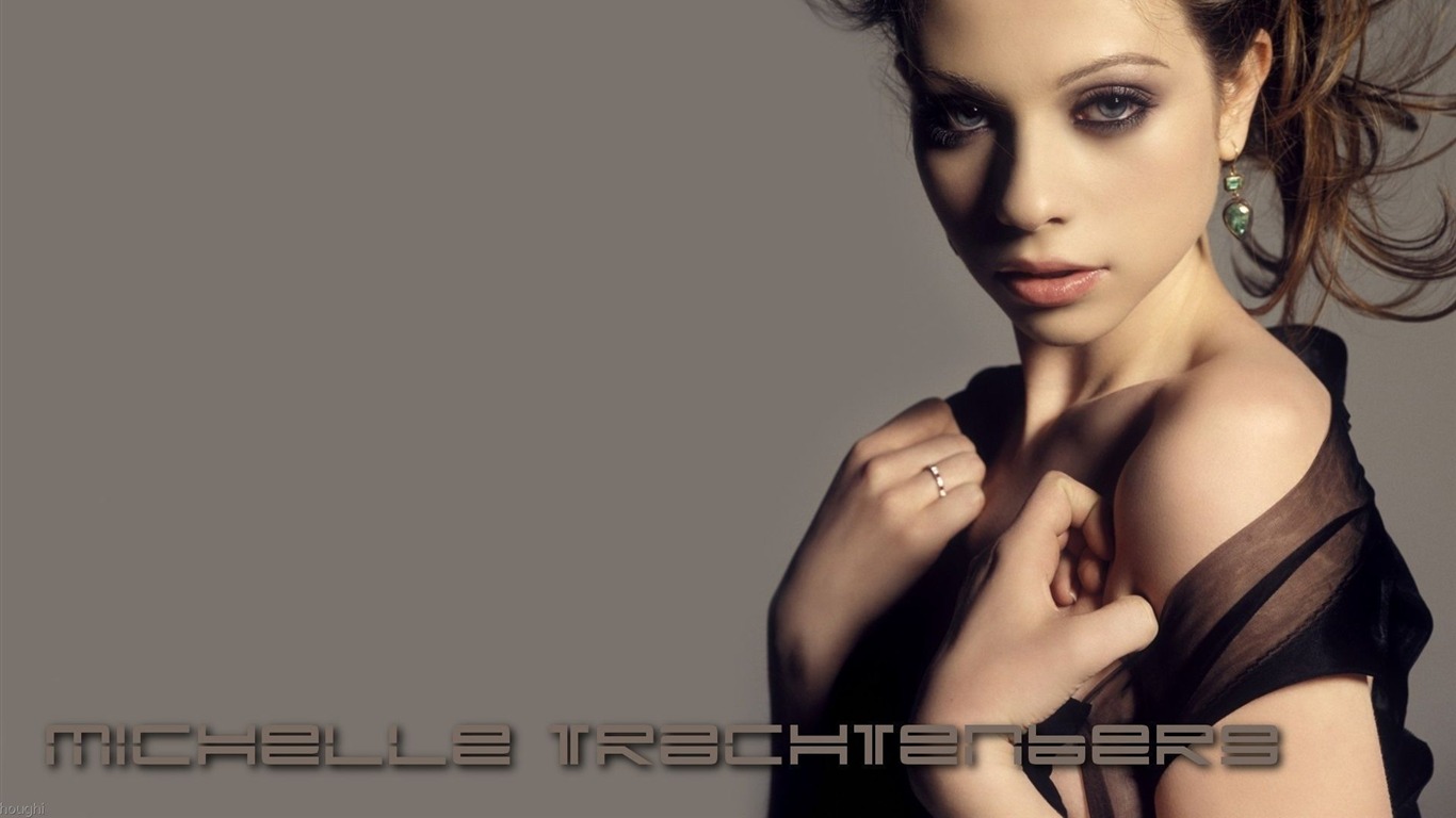 Michelle Trachtenberg #004 - 1366x768 Wallpapers Pictures Photos Images