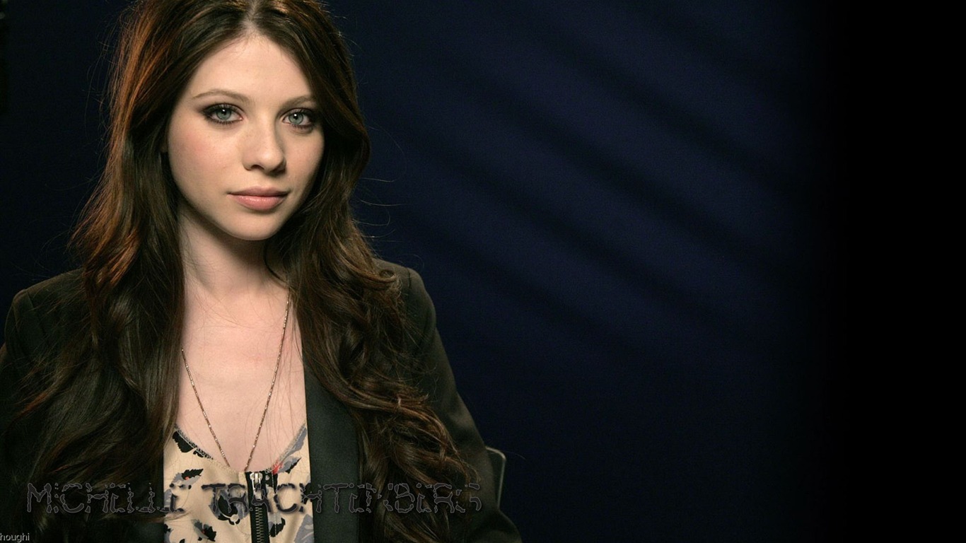 Michelle Trachtenberg #014 - 1366x768 Wallpapers Pictures Photos Images