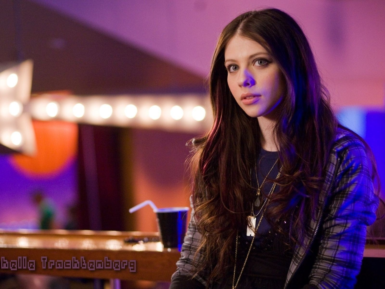 Michelle Trachtenberg #011 - 1600x1200 Wallpapers Pictures Photos Images