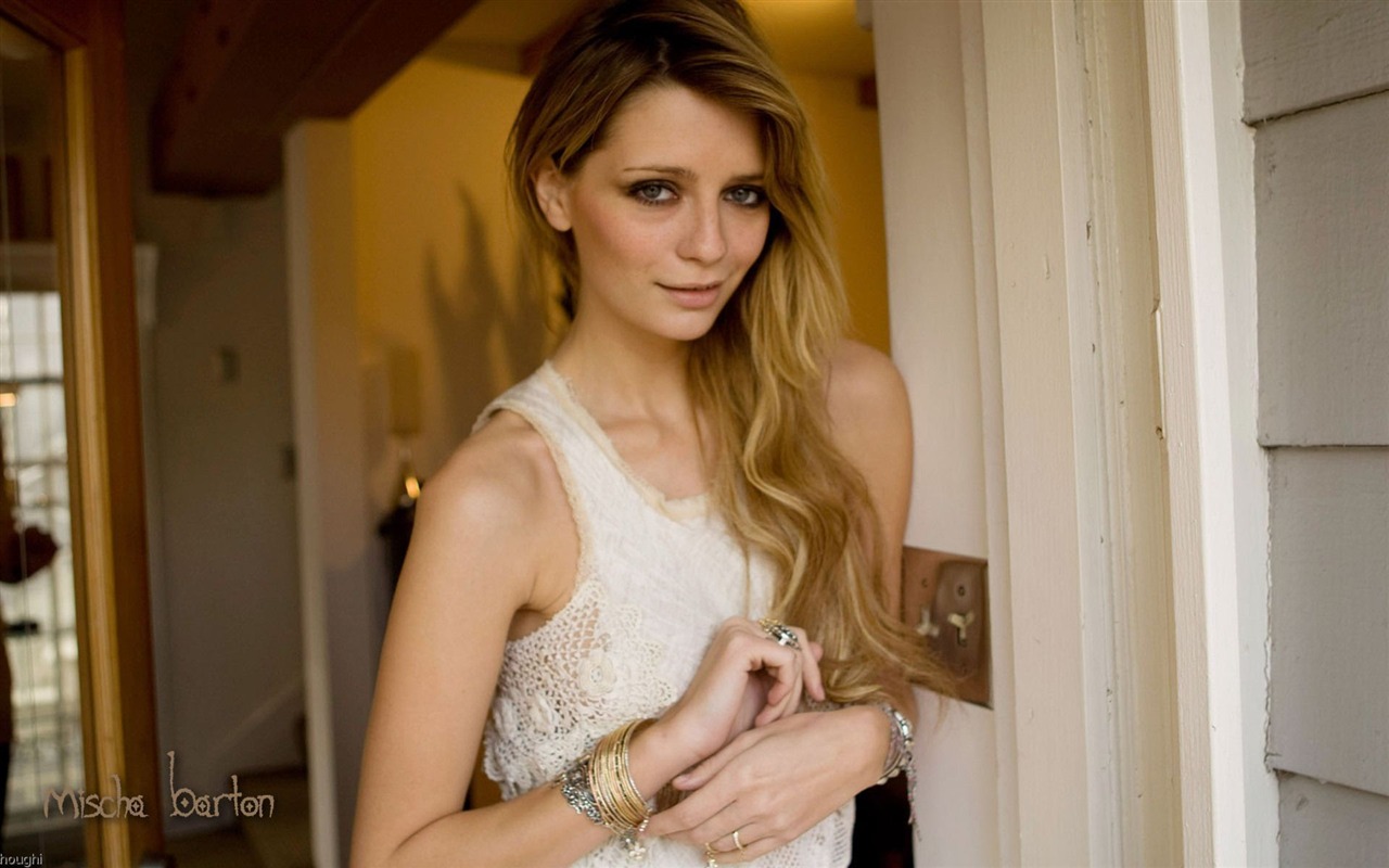 Mischa Barton #076 - 1280x800 Wallpapers Pictures Photos Images