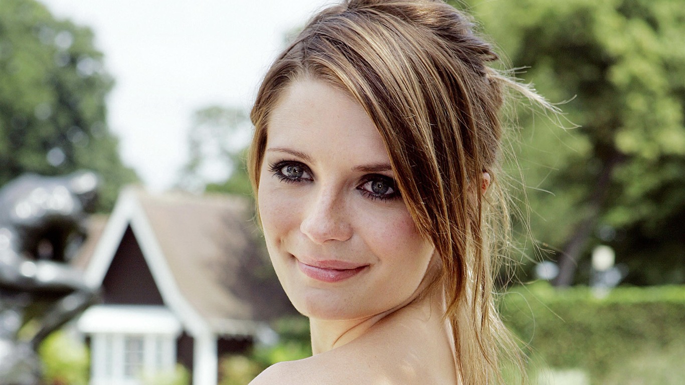 Mischa Barton #021 - 1366x768 Wallpapers Pictures Photos Images
