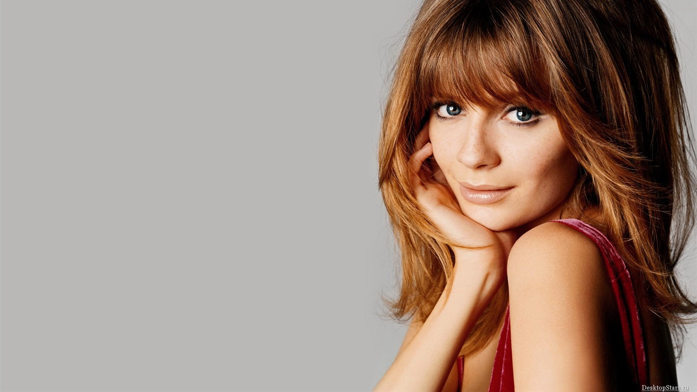 Mischa Barton #067 - 1366x768 Wallpapers Pictures Photos Images