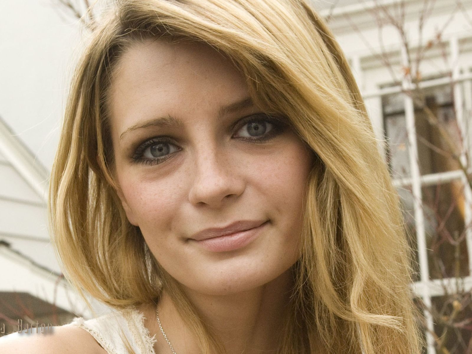 Mischa Barton #078 - 1600x1200 Wallpapers Pictures Photos Images