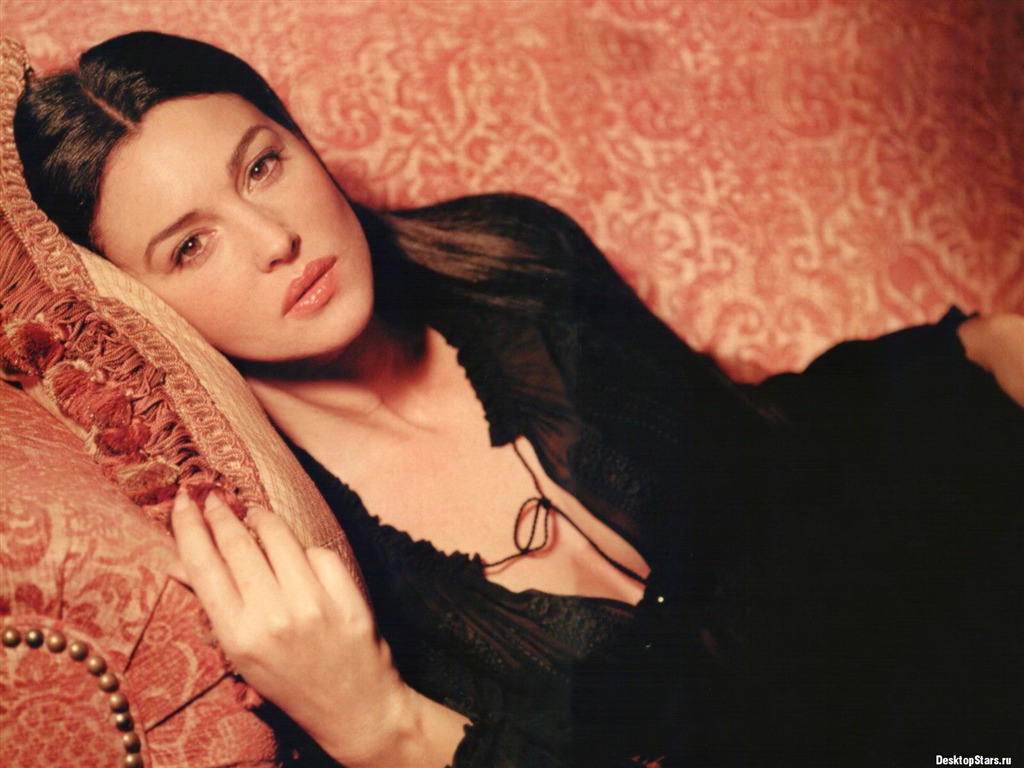 Monica Bellucci #036 - 1024x768 Wallpapers Pictures Photos Images