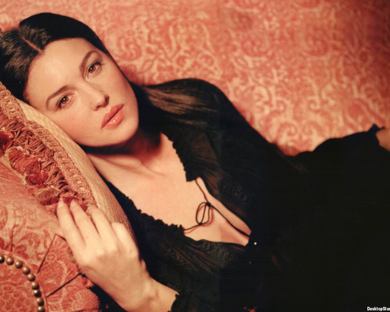 Monica Bellucci #036 - 1280x1024 Wallpapers Pictures Photos Images