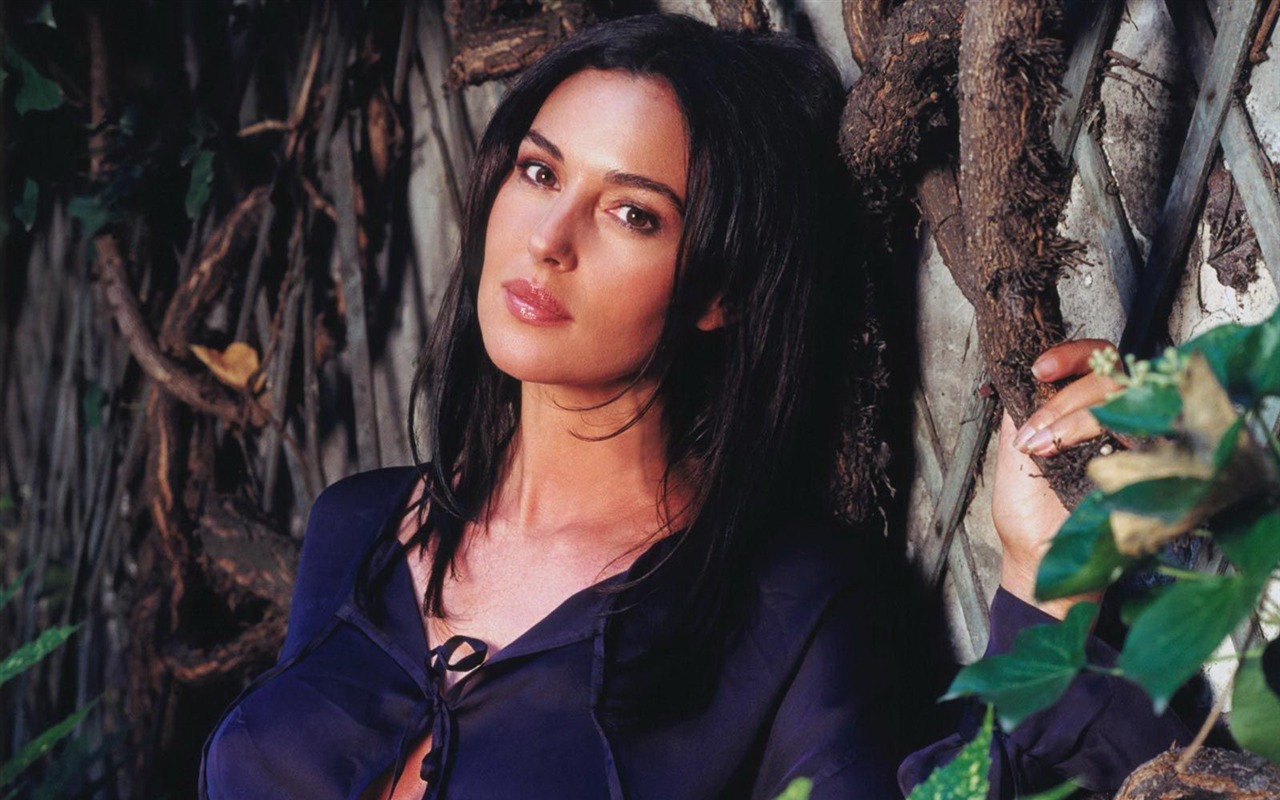 Monica Bellucci #025 - 1280x800 Wallpapers Pictures Photos Images