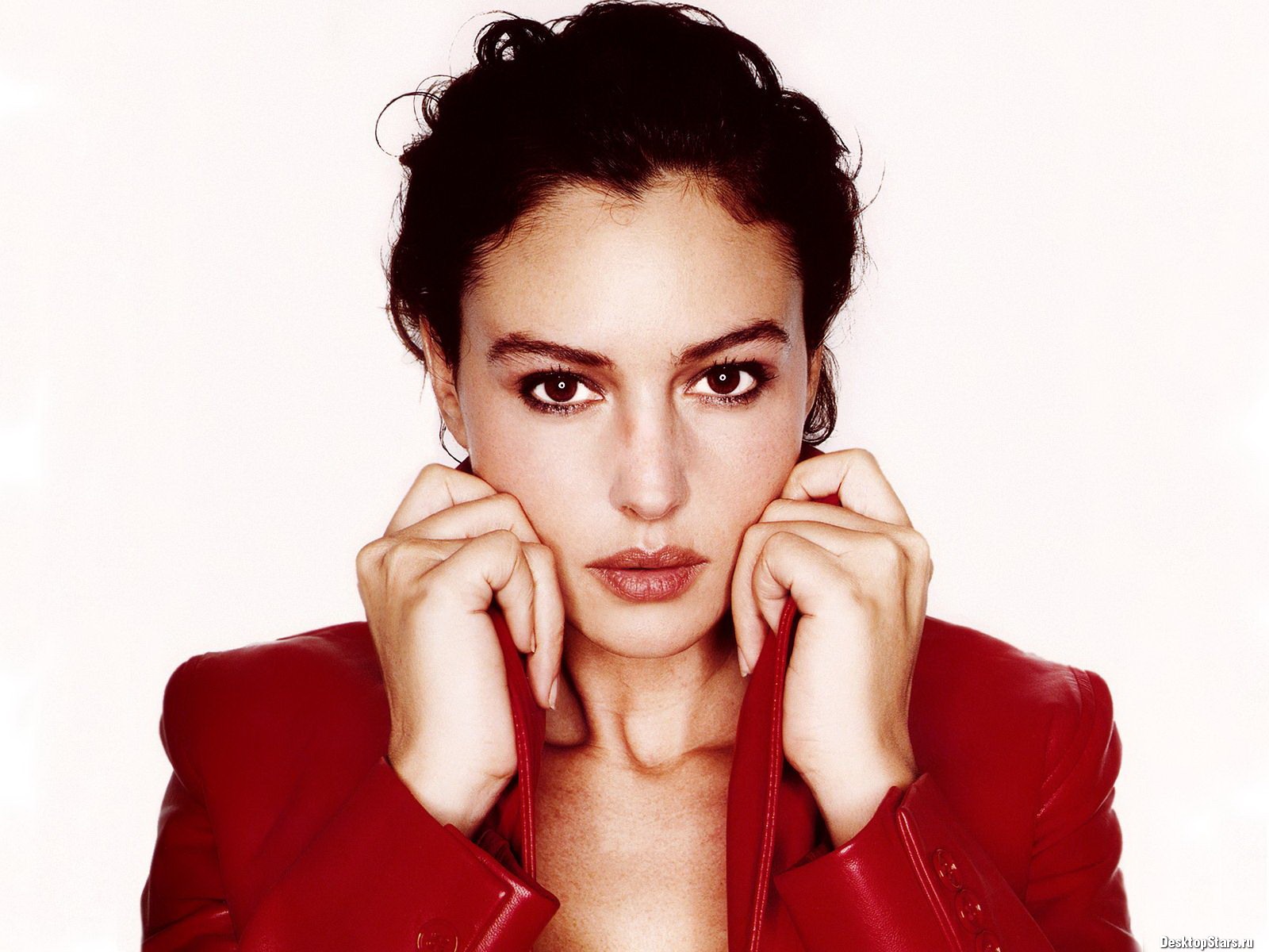Monica Bellucci #034 - 1600x1200 Wallpapers Pictures Photos Images