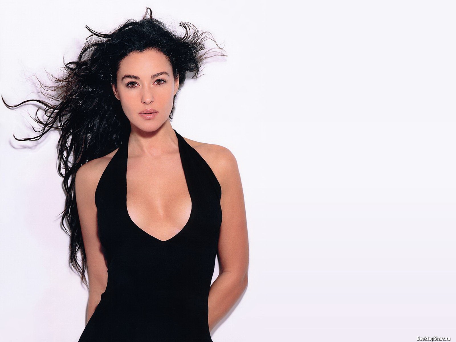 Monica Bellucci #037 - 1600x1200 Wallpapers Pictures Photos Images