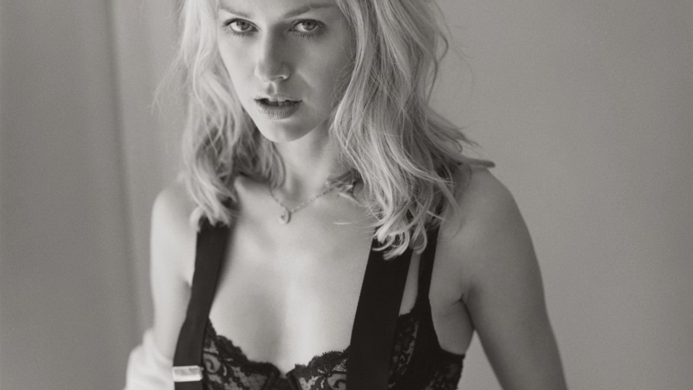 Naomi Watts #012 - 1366x768 Wallpapers Pictures Photos Images