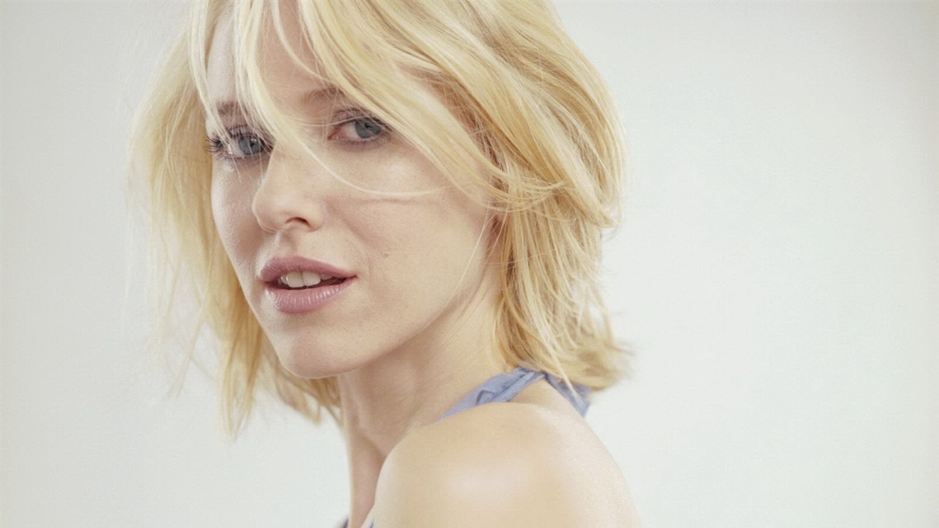 Naomi Watts #036 - 1366x768 Wallpapers Pictures Photos Images