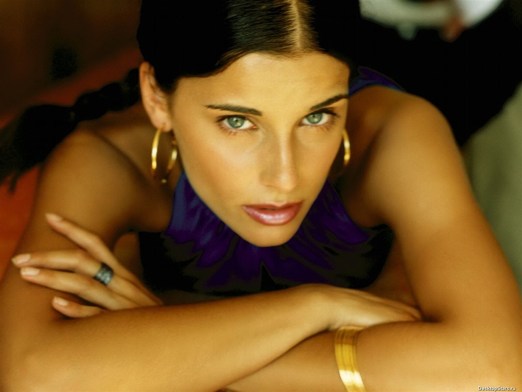 Nelly Furtado #010 - 1024x768 Wallpapers Pictures Photos Images