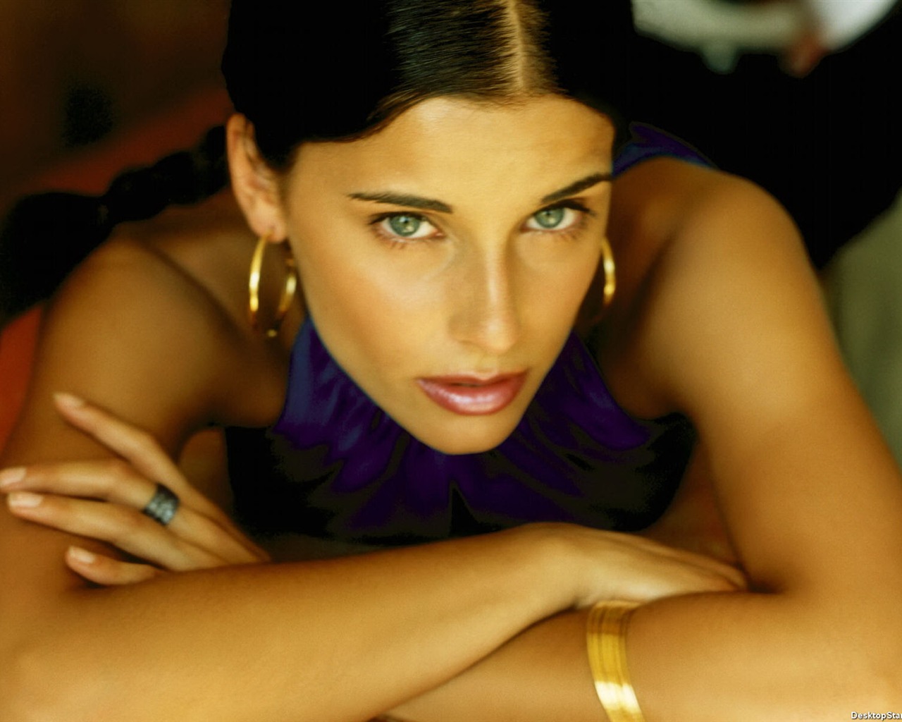 star 10: Nelly Furtado Wallpapers, Nelly Pictures, Photos 