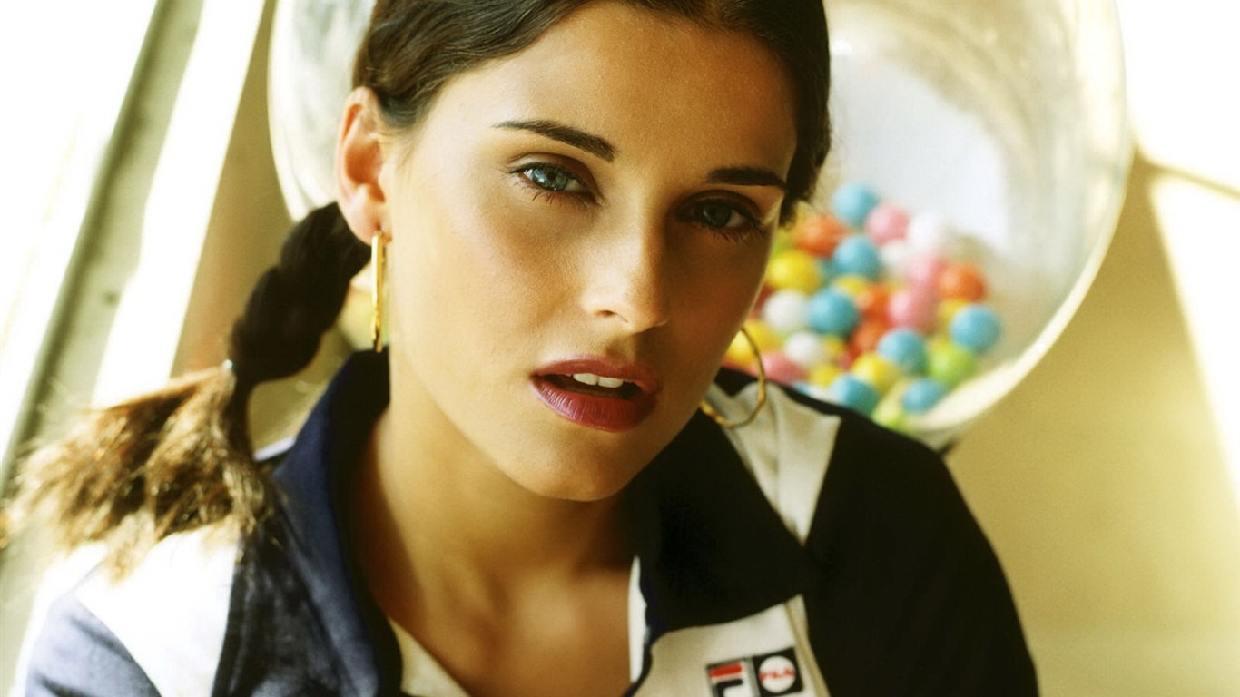 Nelly Furtado #012 - 1366x768 Wallpapers Pictures Photos Images