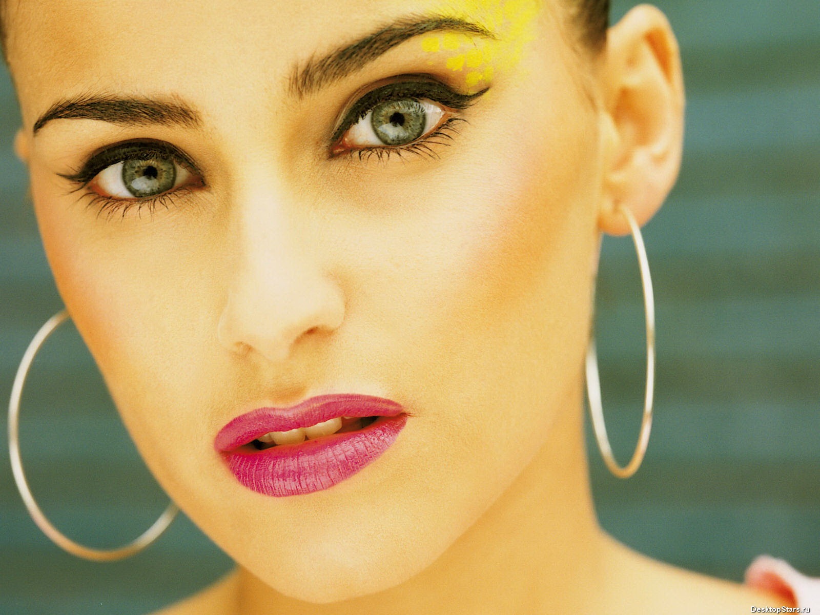 Nelly Furtado #014 - 1600x1200 Wallpapers Pictures Photos Images
