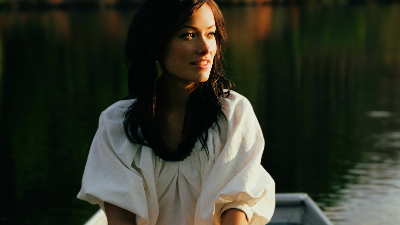Olivia Wilde #019 - 1366x768 Wallpapers Pictures Photos Images