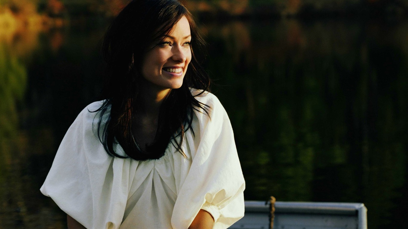 Olivia Wilde #020 - 1366x768 Wallpapers Pictures Photos Images