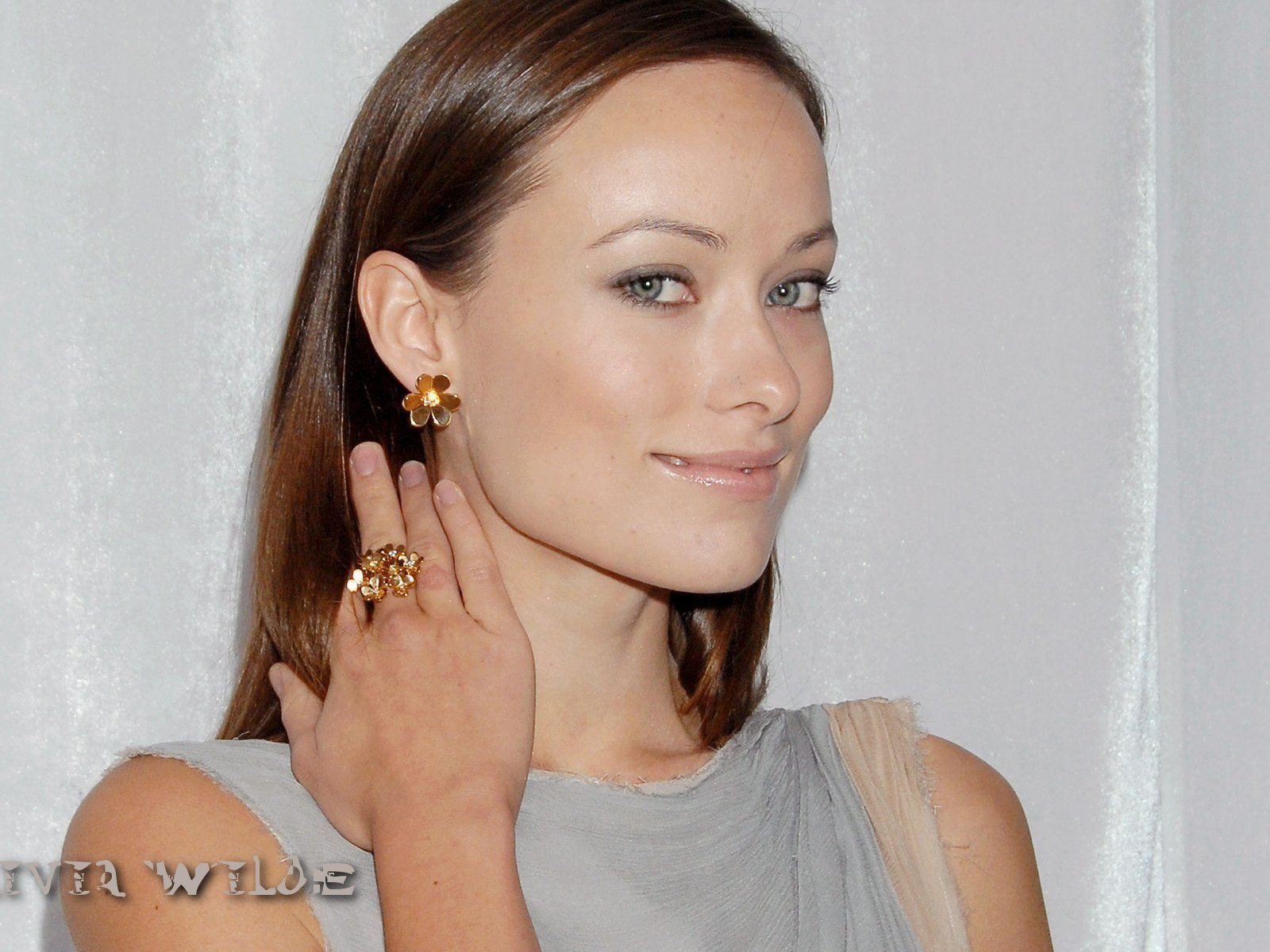 Olivia Wilde #046 - 1600x1200 Wallpapers Pictures Photos Images
