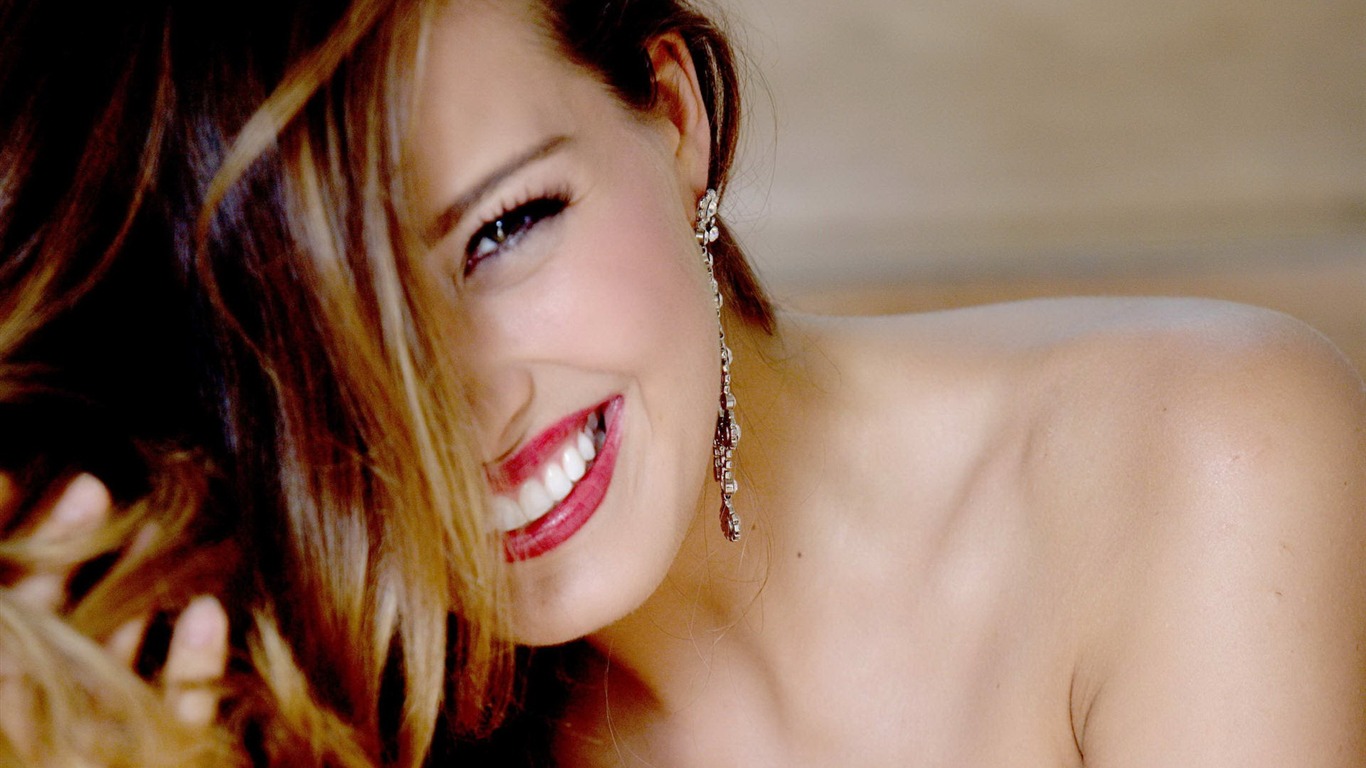 Petra Nemcova #010 - 1366x768 Wallpapers Pictures Photos Images