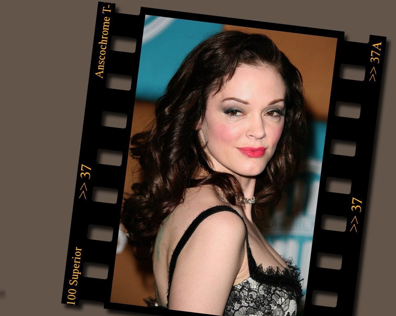 Rose McGowan #005 - 1280x1024 Wallpapers Pictures Photos Images