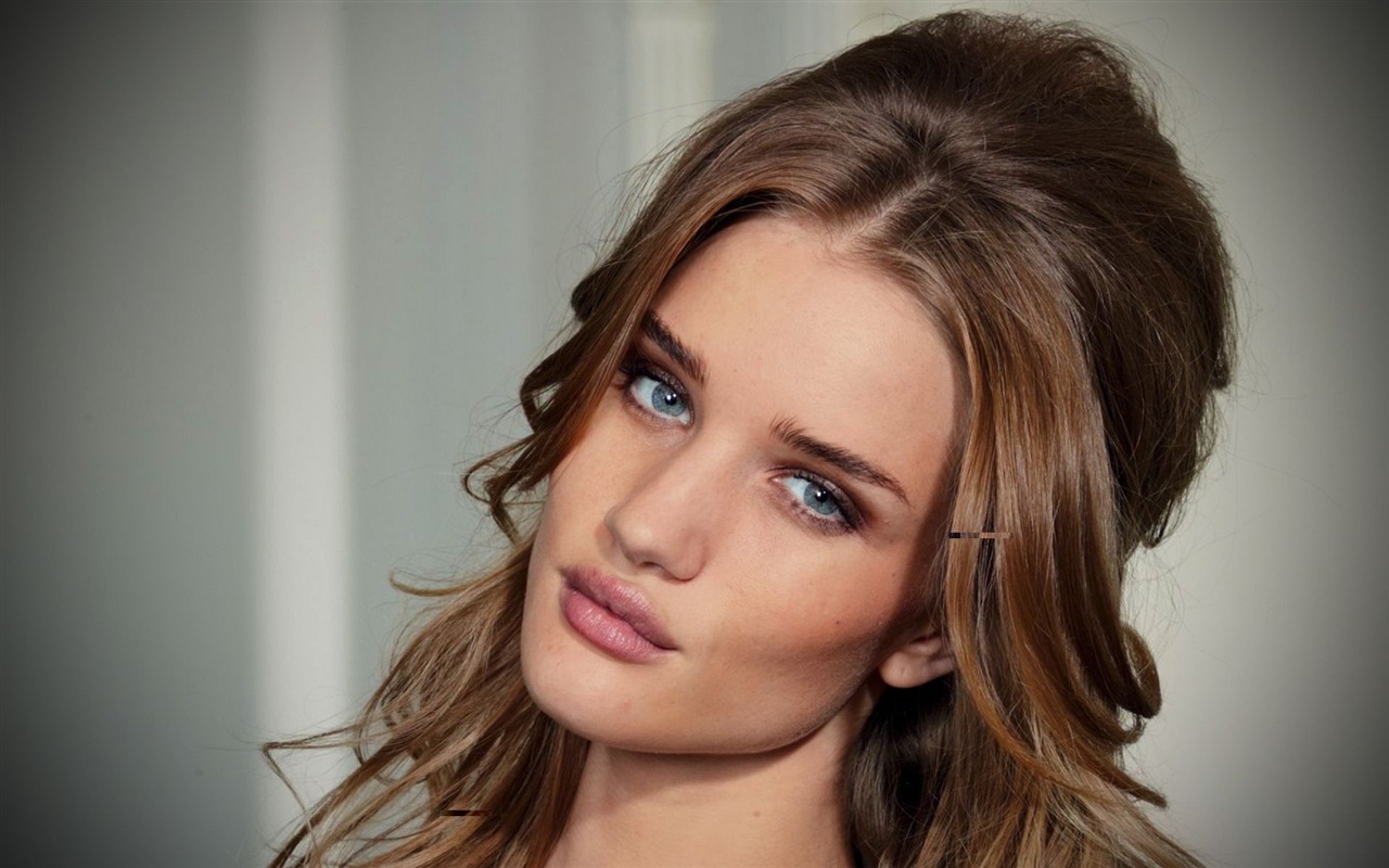 Rosie Huntington Whiteley #005 - 1280x800 Wallpapers Pictures Photos Images