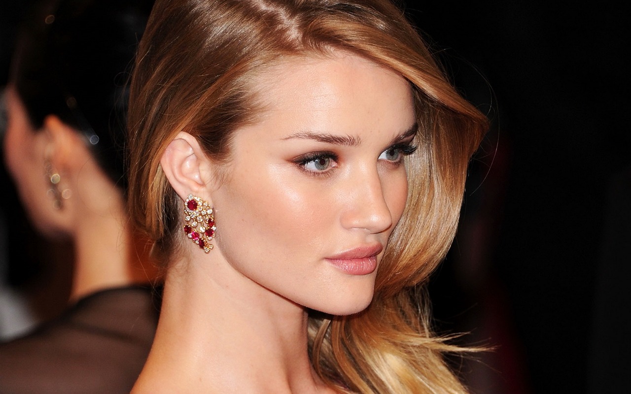 Rosie Huntington Whiteley #006 - 1280x800 Wallpapers Pictures Photos Images