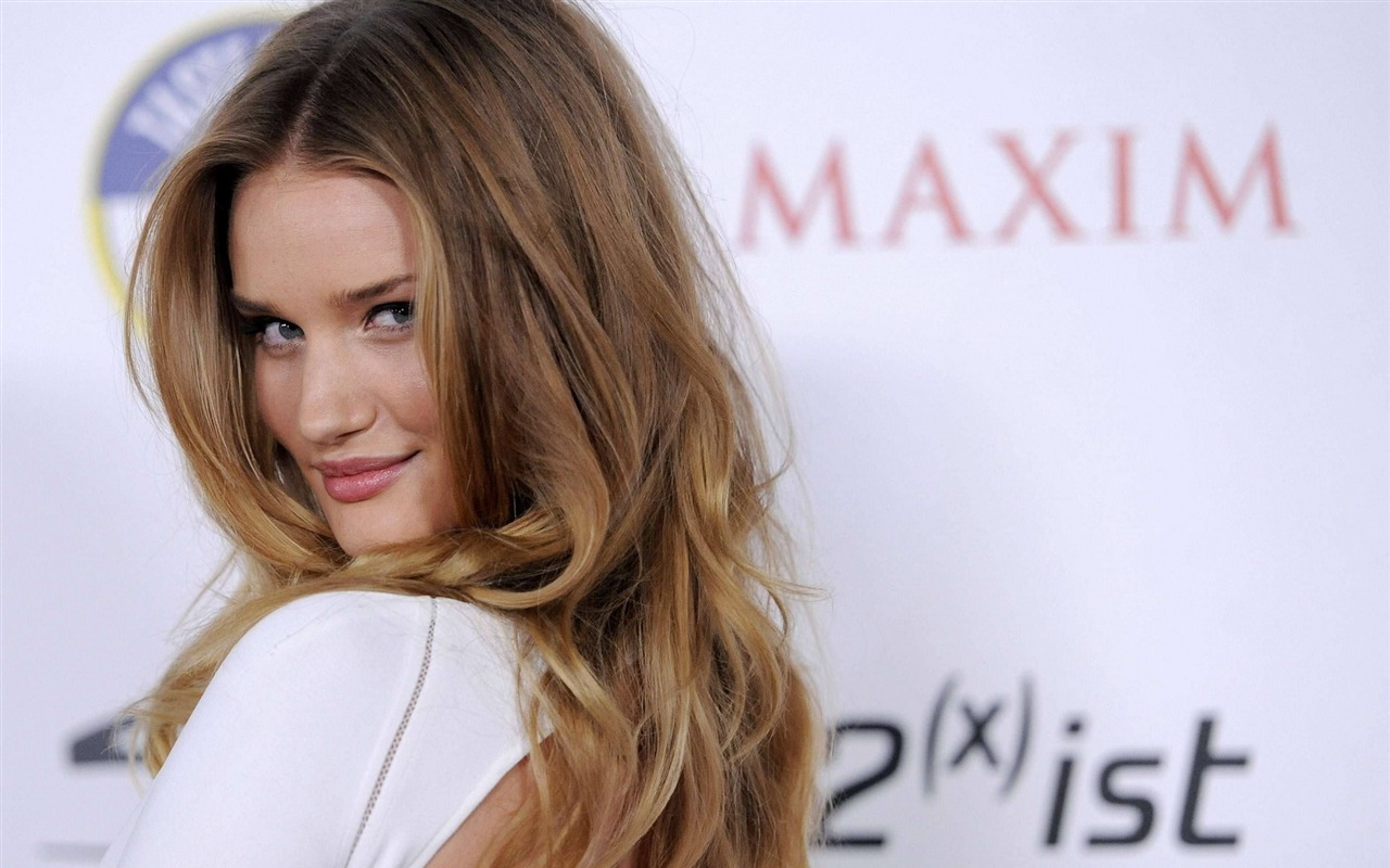 Rosie Huntington Whiteley #007 - 1280x800 Wallpapers Pictures Photos Images