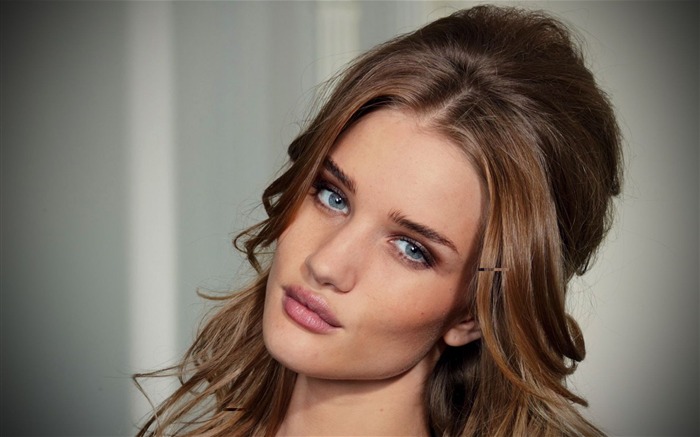 Rosie Huntington Whiteley #005 Wallpapers Pictures Photos Images Backgrounds