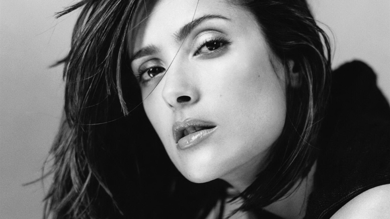 Salma Hayek #002 - 1366x768 Wallpapers Pictures Photos Images