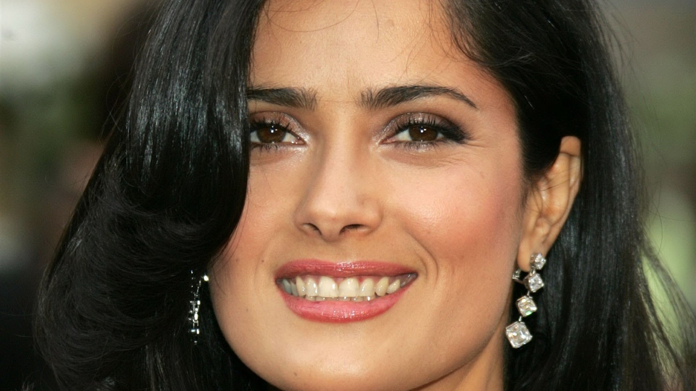 Salma Hayek #018 - 1366x768 Wallpapers Pictures Photos Images