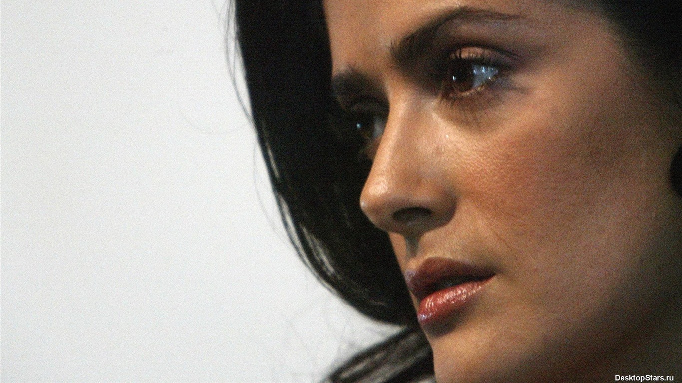 Salma Hayek #021 - 1366x768 Wallpapers Pictures Photos Images