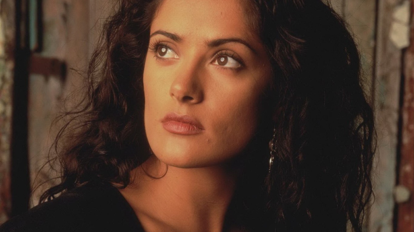 Salma Hayek #034 - 1366x768 Wallpapers Pictures Photos Images
