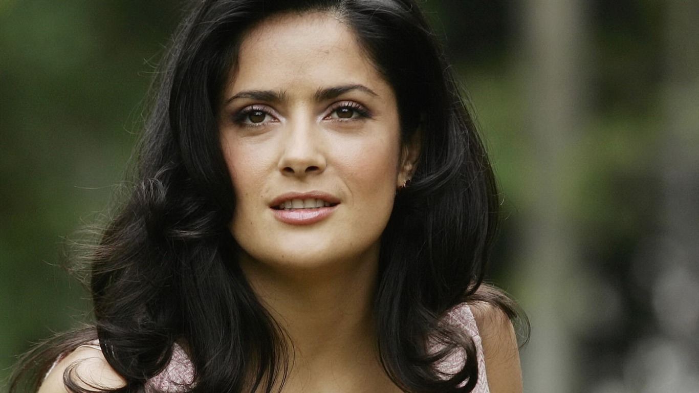 Salma Hayek #039 - 1366x768 Wallpapers Pictures Photos Images