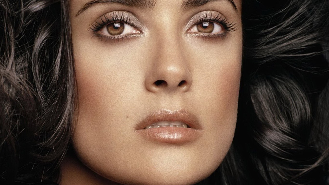 Salma Hayek #058 - 1366x768 Wallpapers Pictures Photos Images