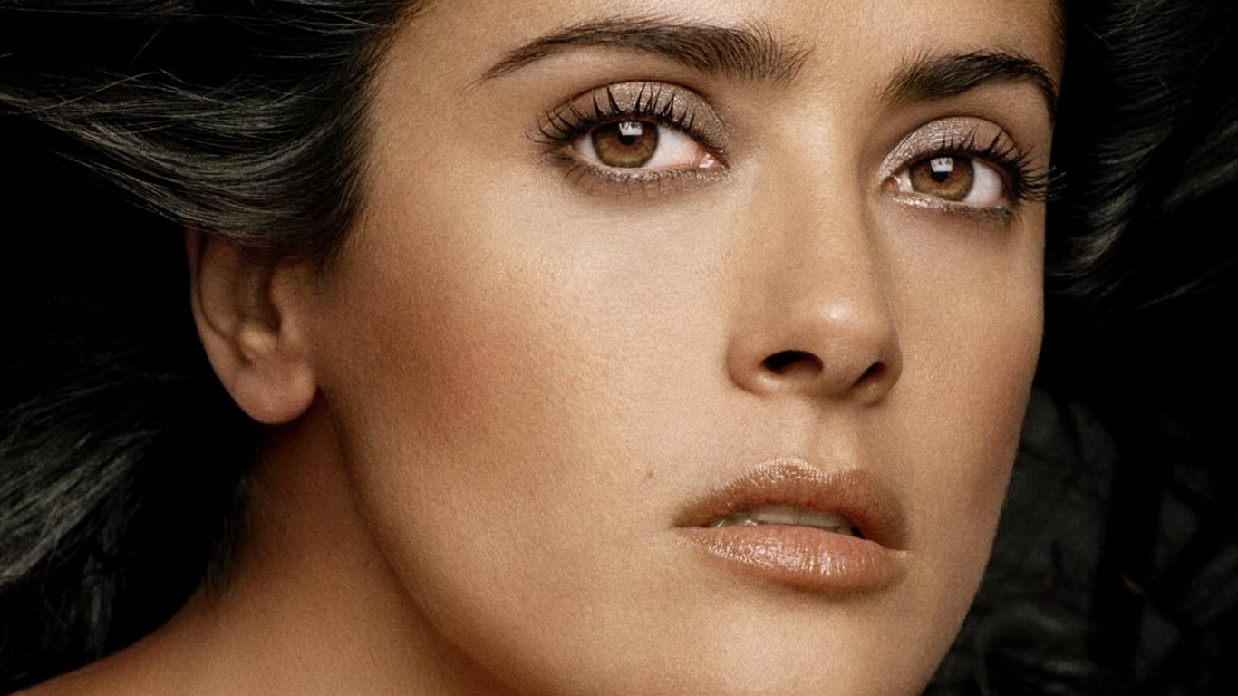 Salma Hayek #068 - 1366x768 Wallpapers Pictures Photos Images