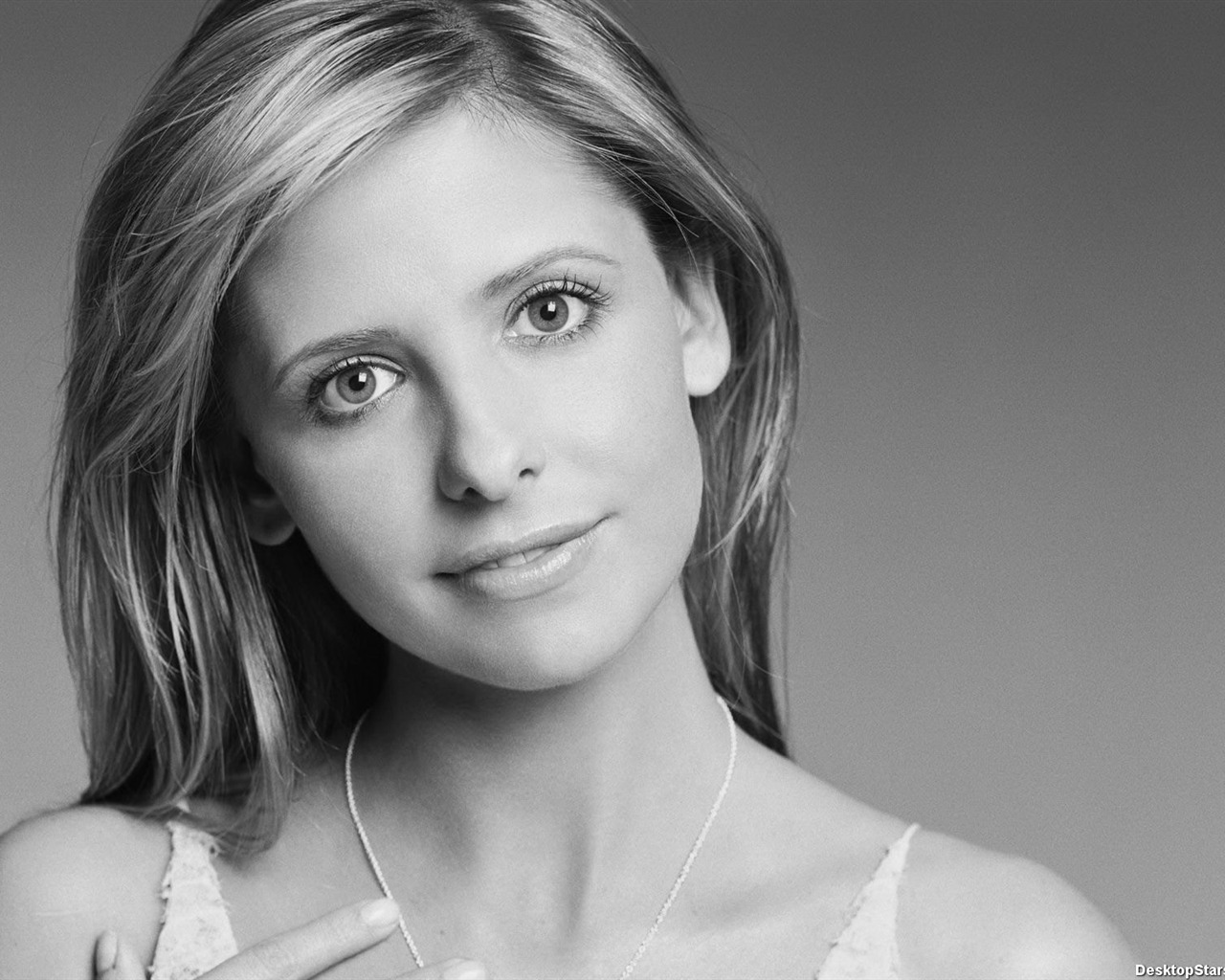 Sarah Michelle Gellar #004 - 1280x1024 Wallpapers Pictures Photos Images