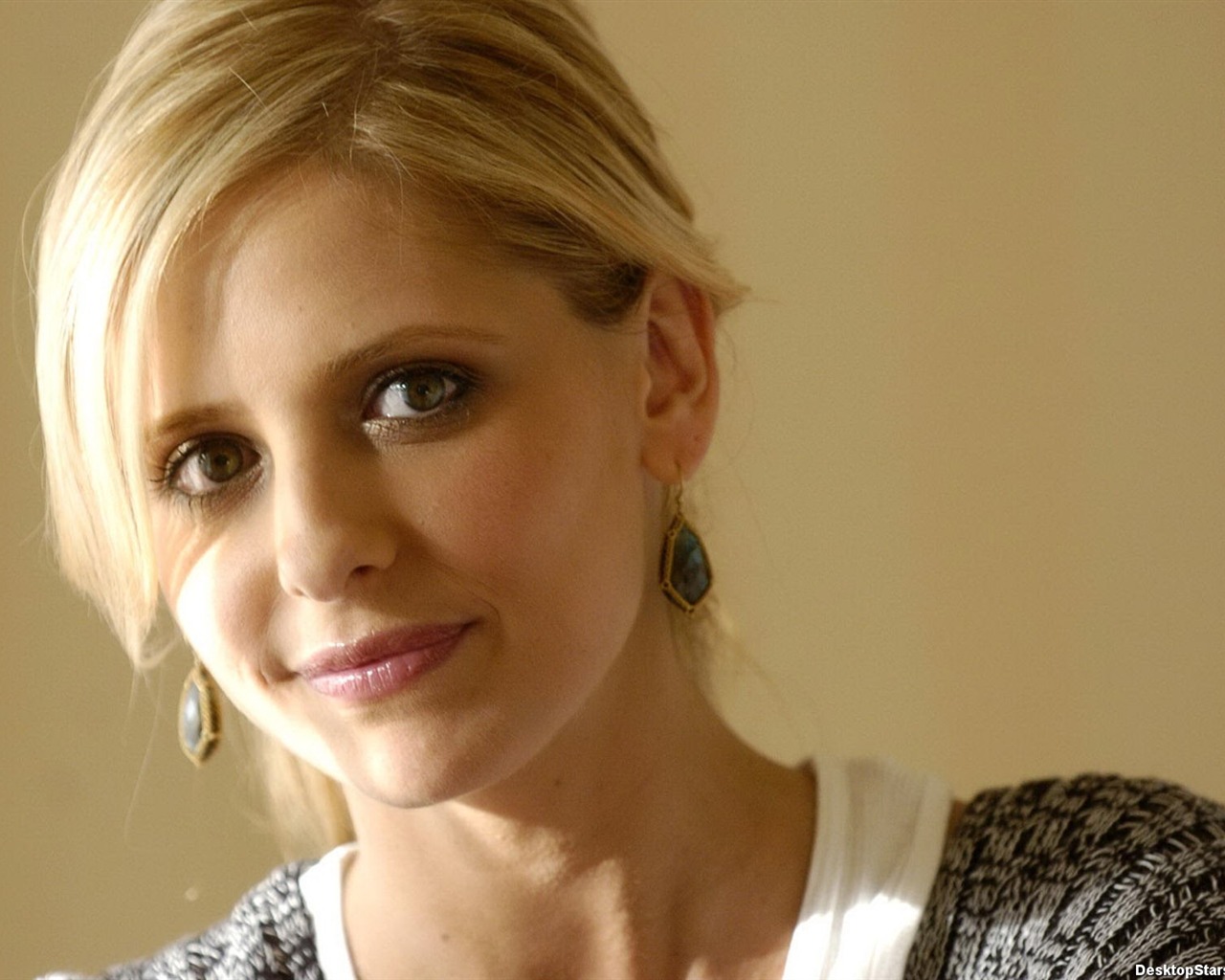 Sarah Michelle Gellar #043 - 1280x1024 Wallpapers Pictures Photos Images