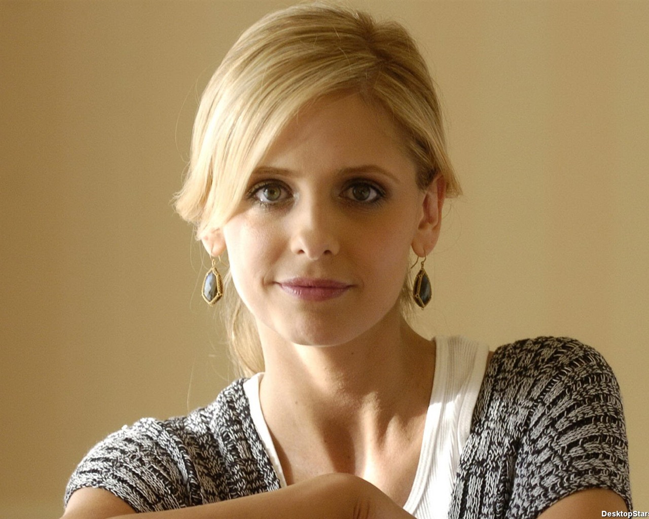 Sarah Michelle Gellar #044 - 1280x1024 Wallpapers Pictures Photos Images