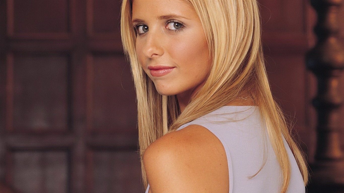 Sarah Michelle Gellar #013 - 1366x768 Wallpapers Pictures Photos Images