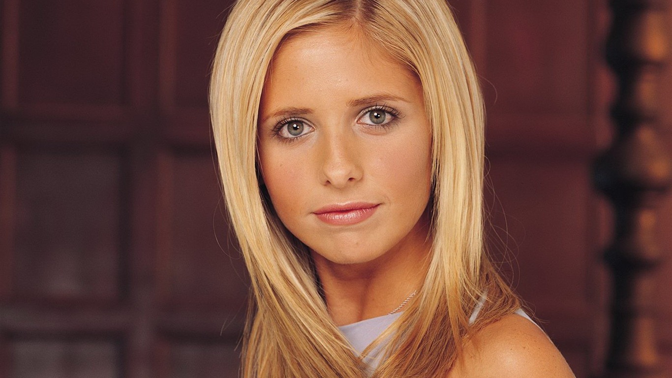 Sarah Michelle Gellar #014 - 1366x768 Wallpapers Pictures Photos Images