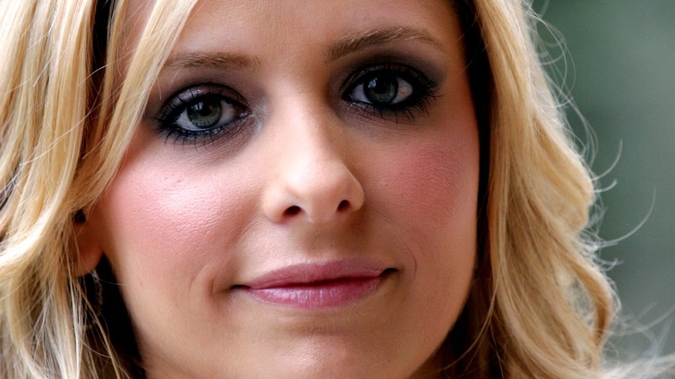 Sarah Michelle Gellar #033 - 1366x768 Wallpapers Pictures Photos Images