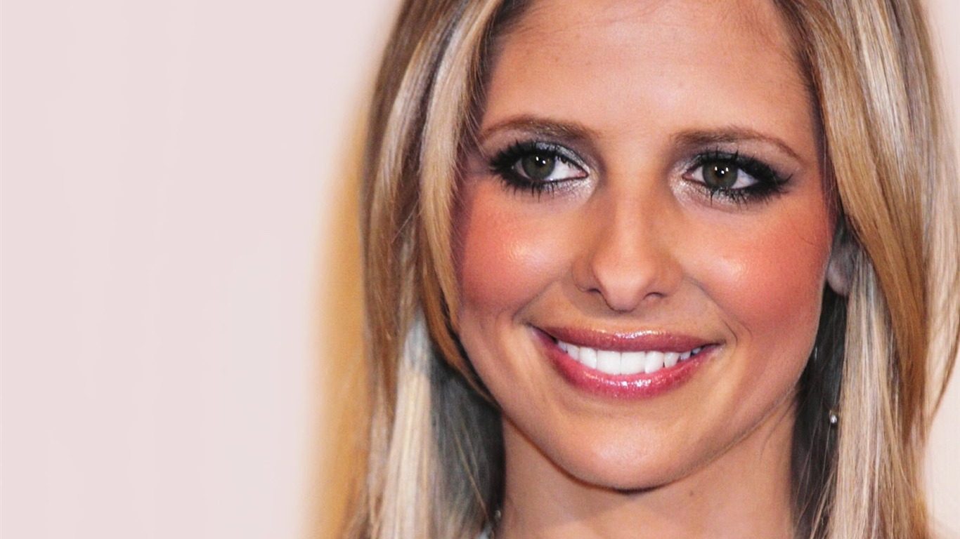 Sarah Michelle Gellar #037 - 1366x768 Wallpapers Pictures Photos Images