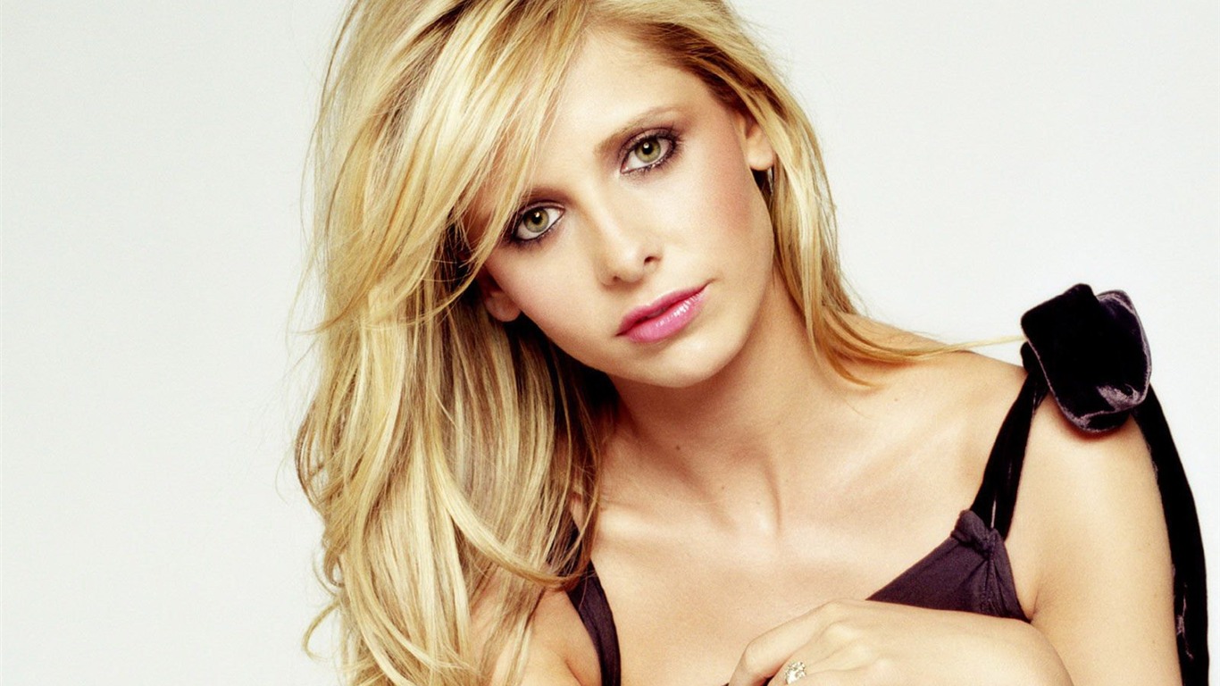 Sarah Michelle Gellar #085 - 1366x768 Wallpapers Pictures Photos Images