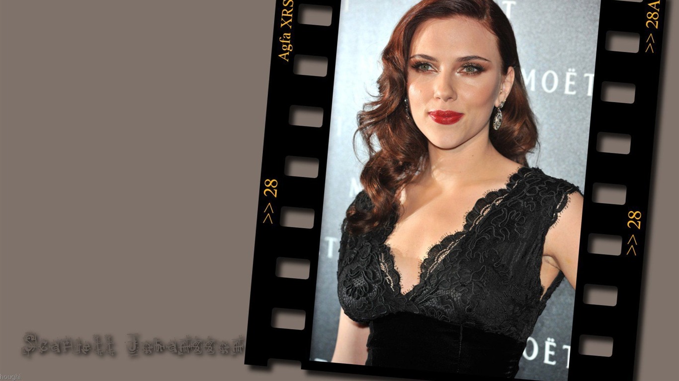 Scarlett Johansson #048 - 1366x768 Wallpapers Pictures Photos Images
