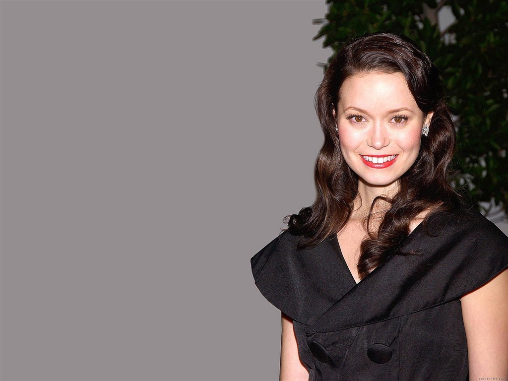 Summer Glau #037 - 1024x768 Wallpapers Pictures Photos Images