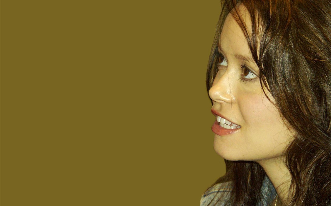Summer Glau #041 - 1280x800 Wallpapers Pictures Photos Images