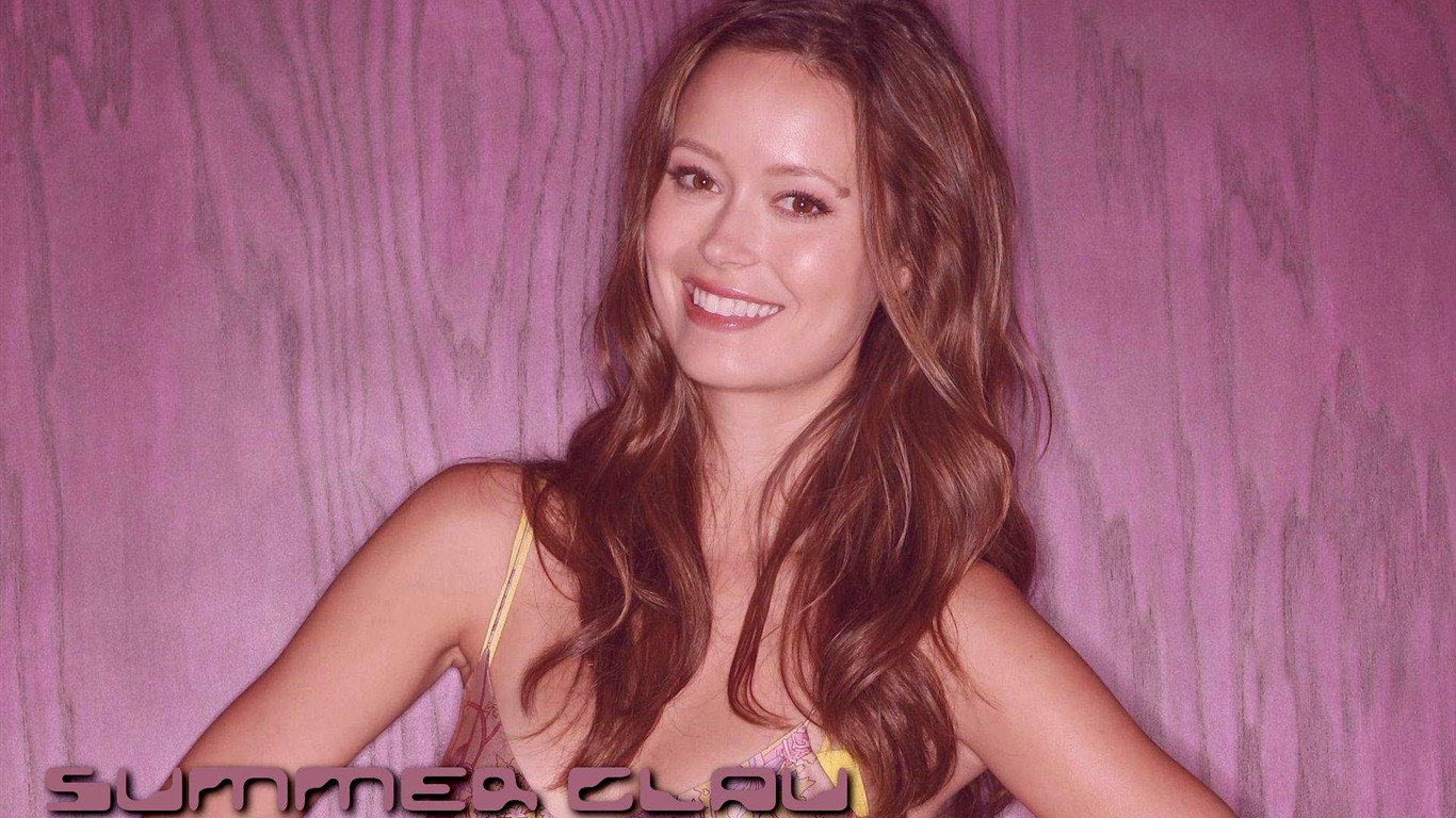 Summer Glau #012 - 1366x768 Wallpapers Pictures Photos Images