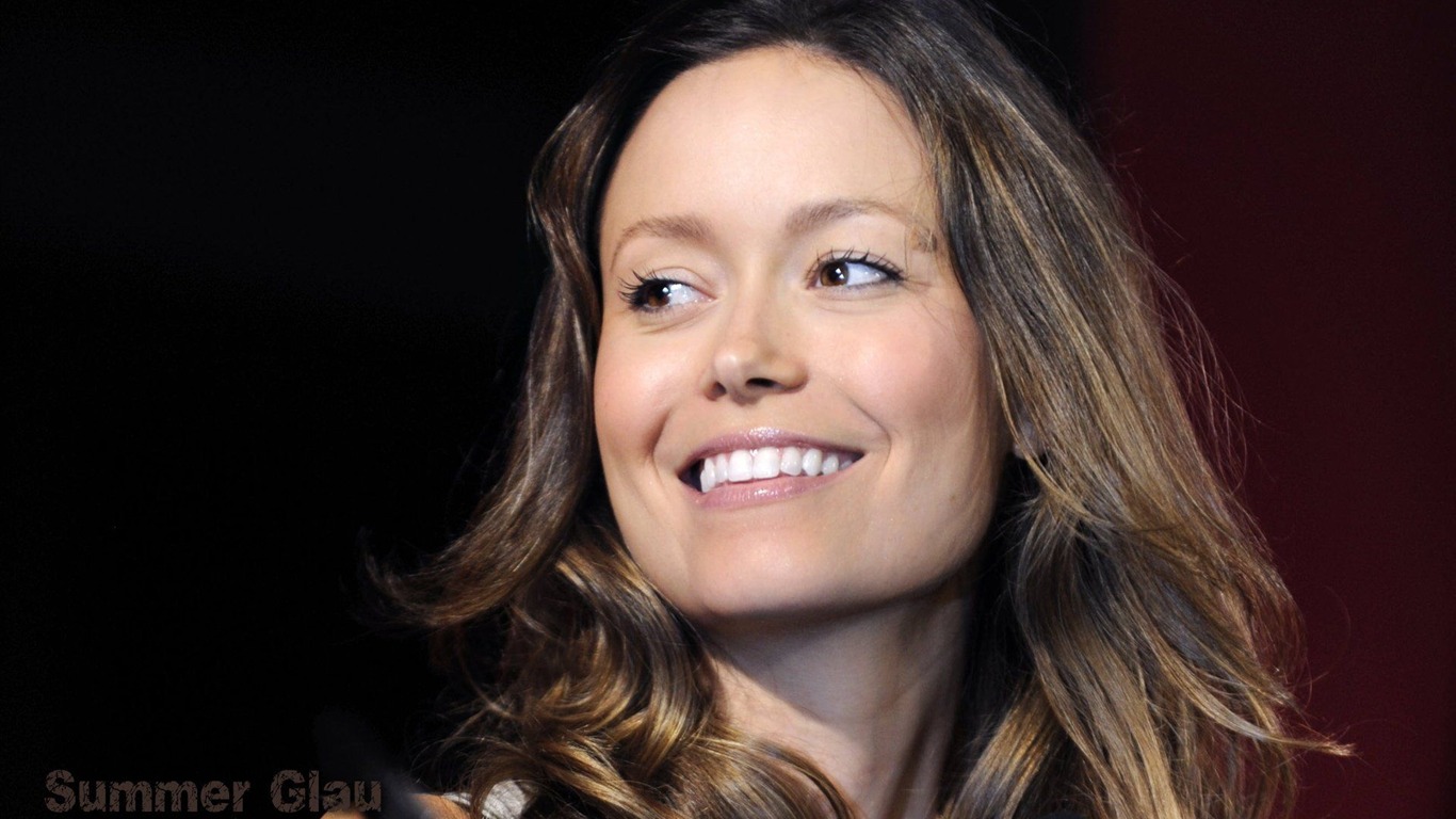 Summer Glau #018 - 1366x768 Wallpapers Pictures Photos Images